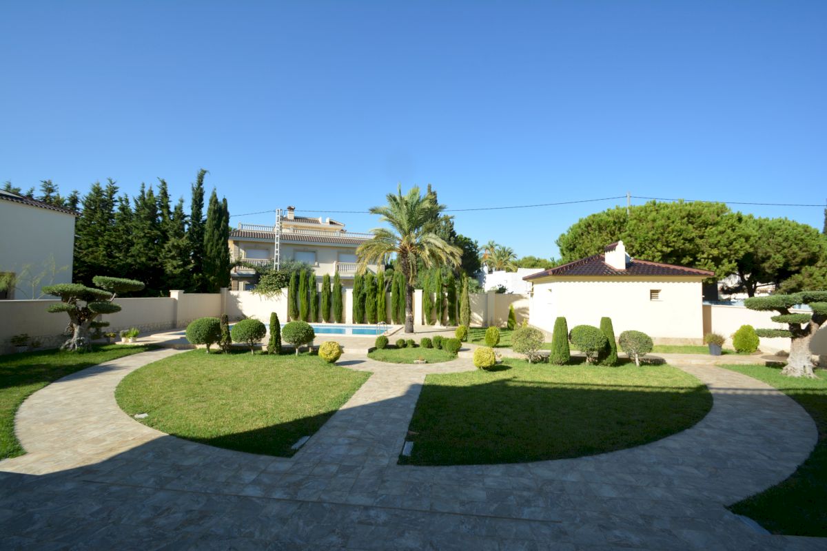 Villa for sale in Orihuela Costa, Alicante, Spain