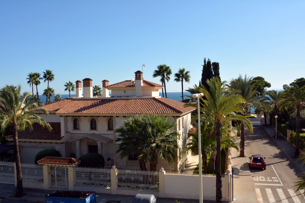 Villa for sale in Orihuela Costa, Alicante, Spain