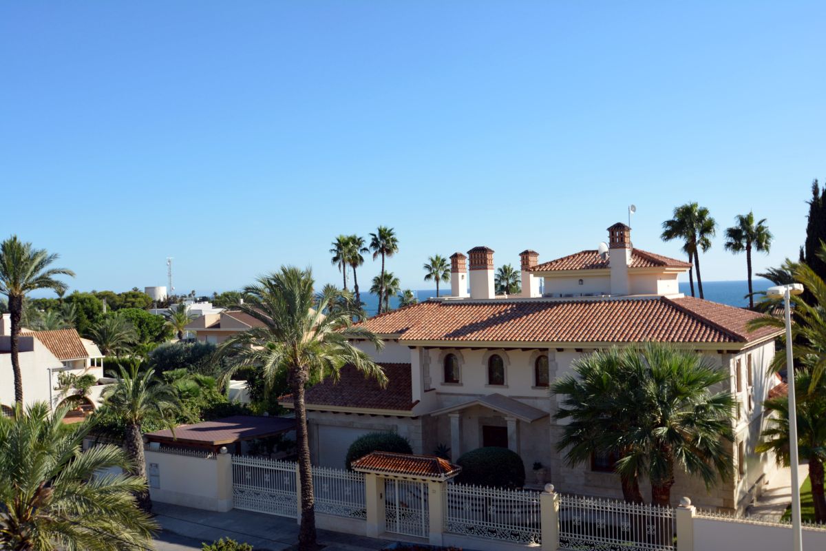 Villa for sale in Orihuela Costa, Alicante, Spain
