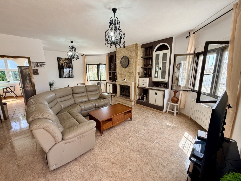 Villa for sale in Benijofar, Alicante, Spain