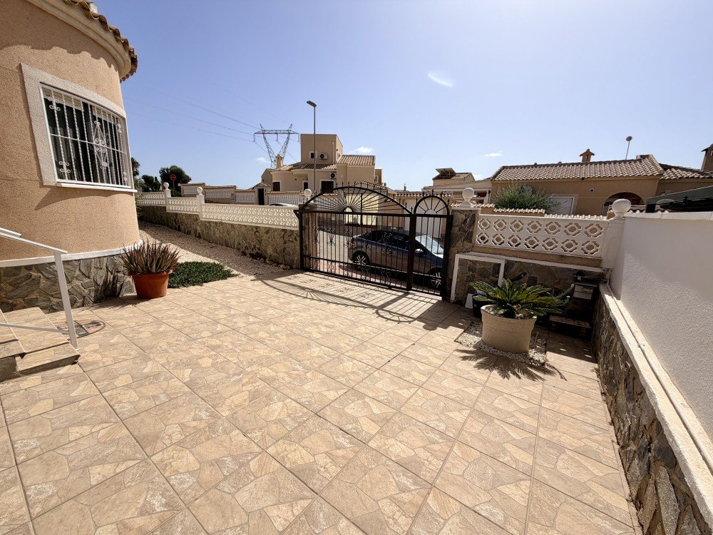 Villa for sale in Benijofar, Alicante, Spain