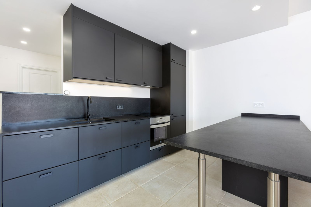 Apartment for sale in Nueva Andalucía, Málaga, Spain