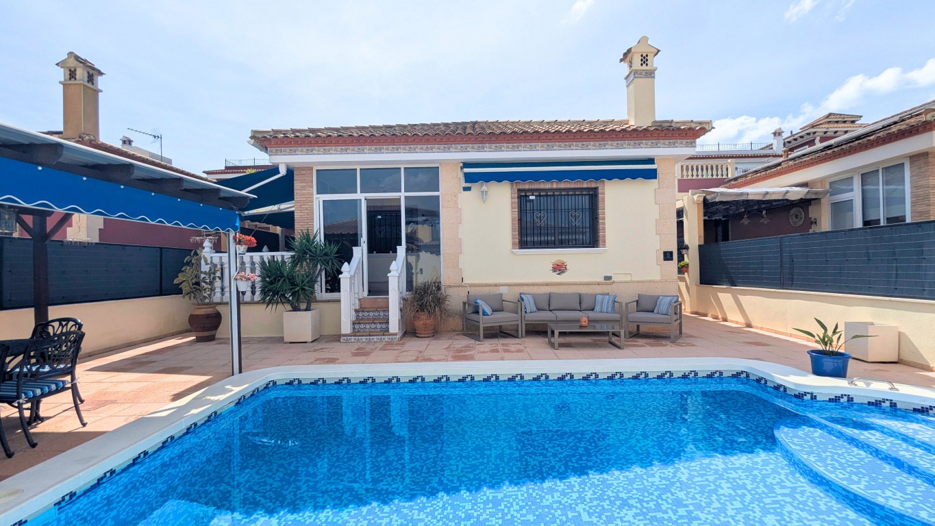 Villa for sale in Bigastro, Alicante, Spain