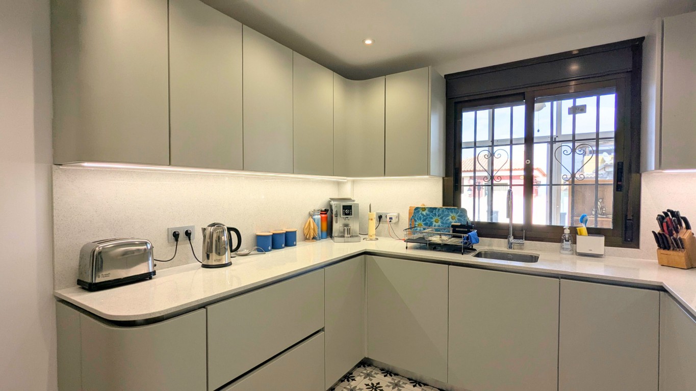Villa for sale in Bigastro, Alicante, Spain