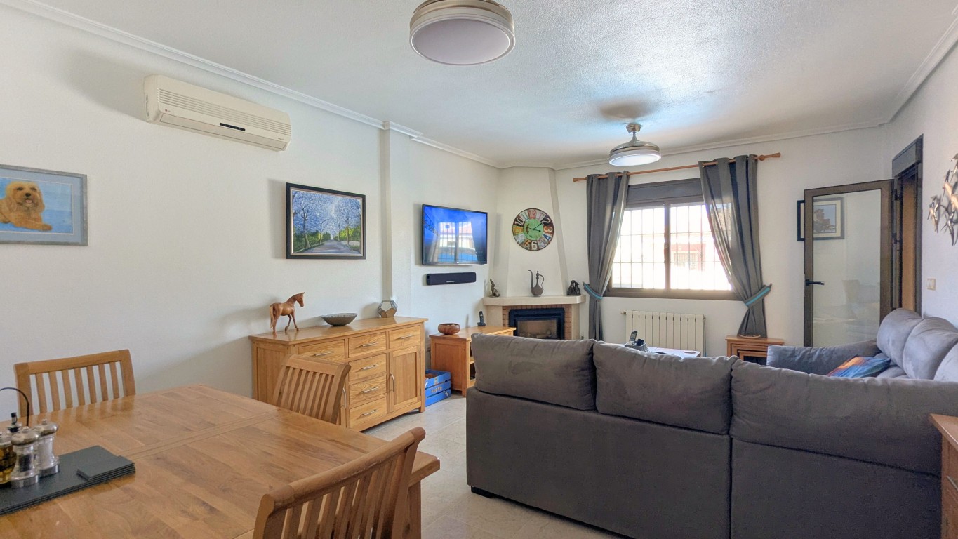 Villa for sale in Bigastro, Alicante, Spain