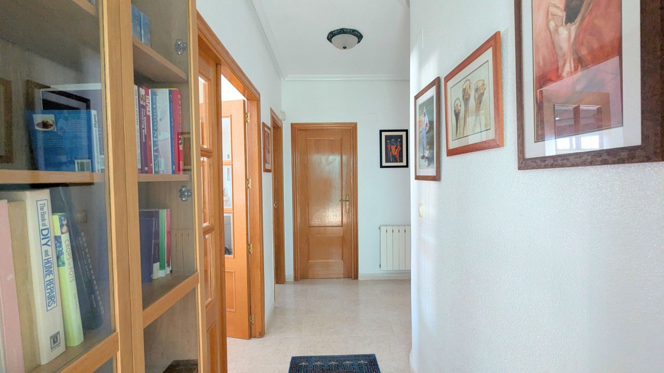 Villa for sale in Bigastro, Alicante, Spain