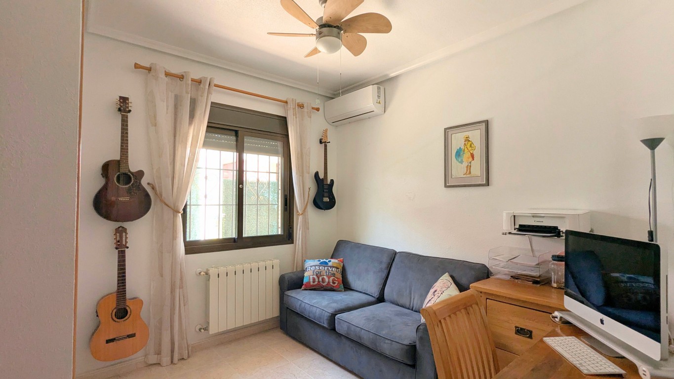 Villa for sale in Bigastro, Alicante, Spain