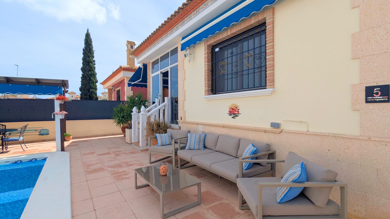 Villa for sale in Bigastro, Alicante, Spain