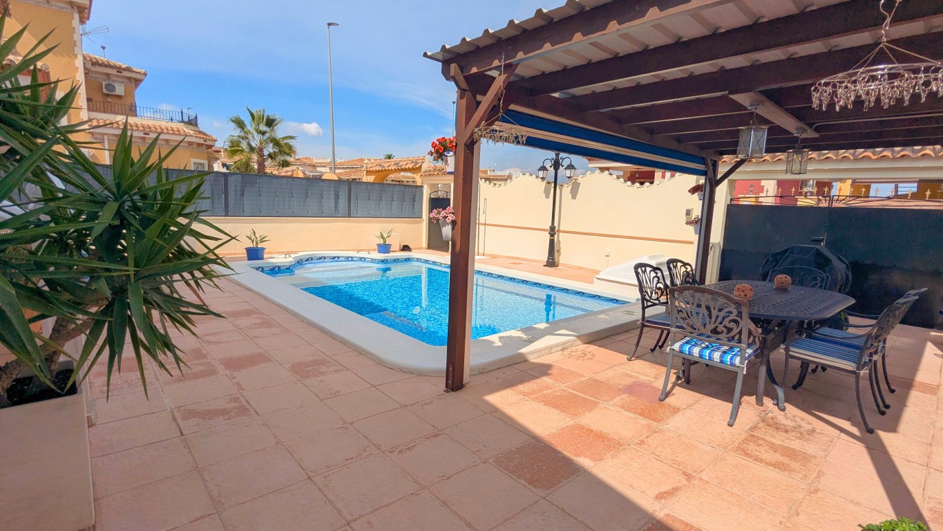 Villa for sale in Bigastro, Alicante, Spain