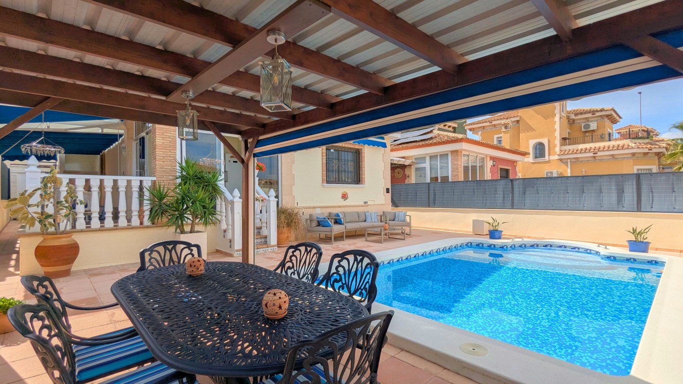 Villa for sale in Bigastro, Alicante, Spain