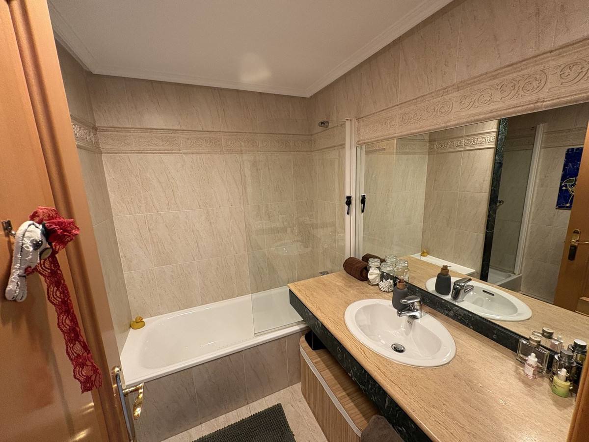 Apartment for sale in Selwo, Málaga, Spain