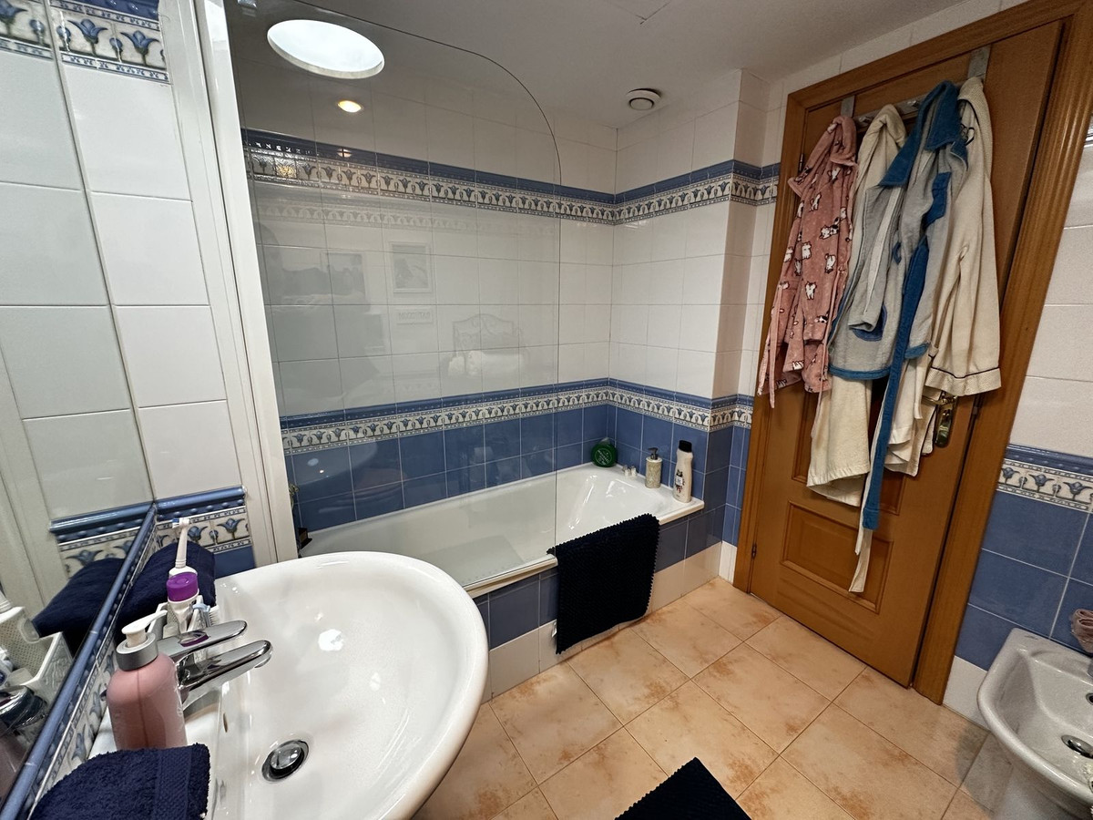 Apartment for sale in Selwo, Málaga, Spain