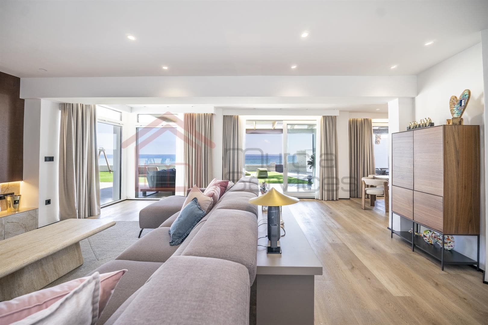 Villa en venta en La Manga Del Mar Menor