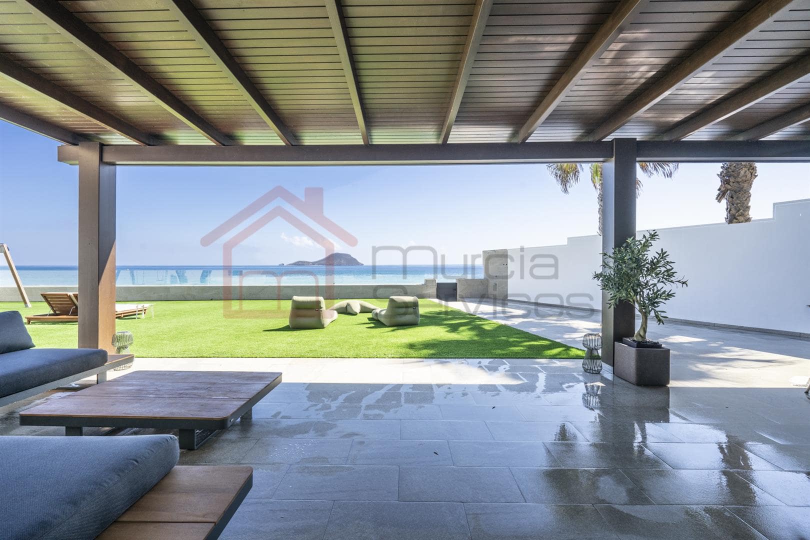 Villa en venta en La Manga Del Mar Menor