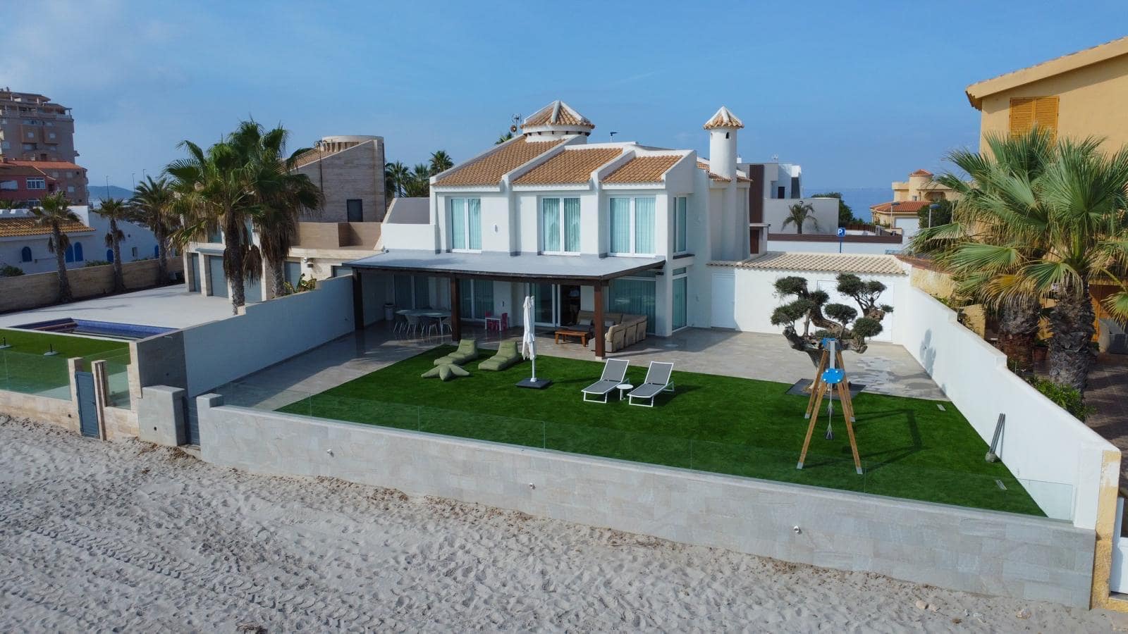 Villa en venta en La Manga Del Mar Menor