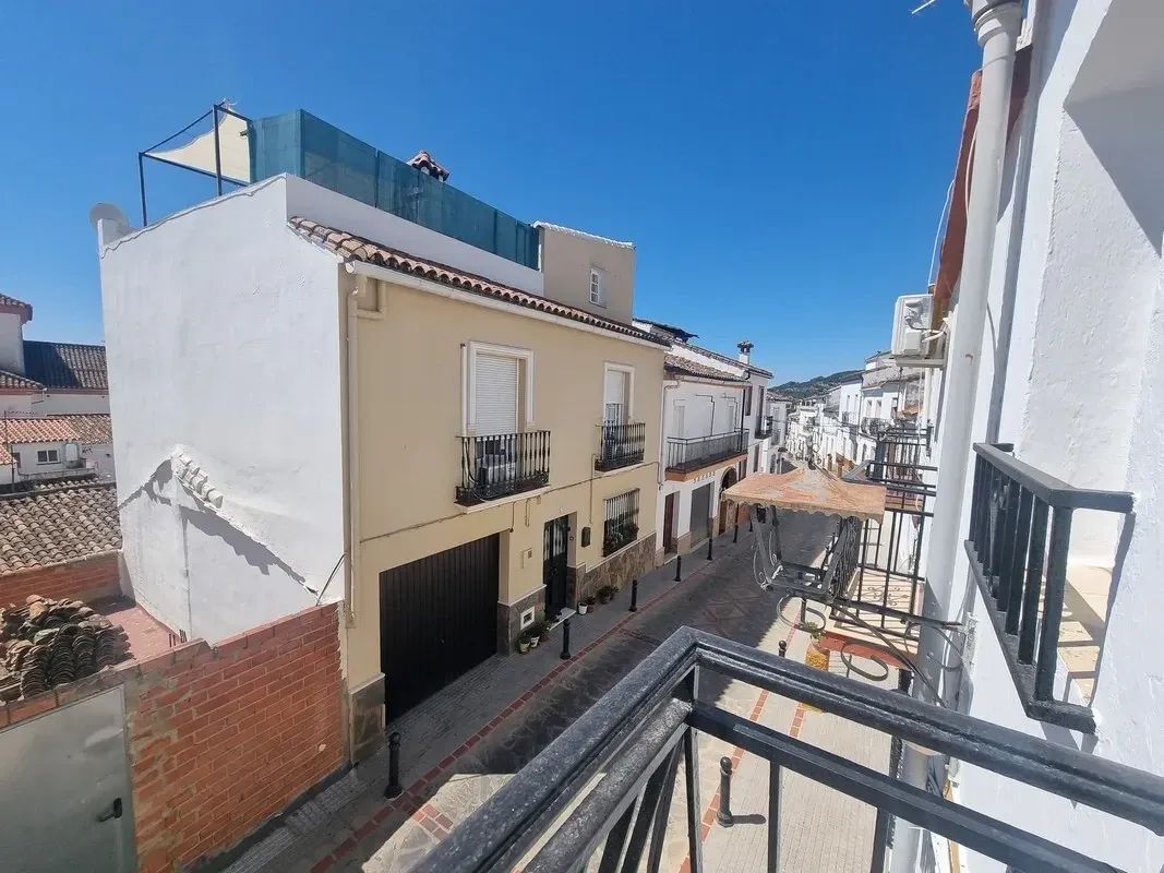 Semi Detached Penthouse for sale in Cortes De La Frontera, Málaga, Spain