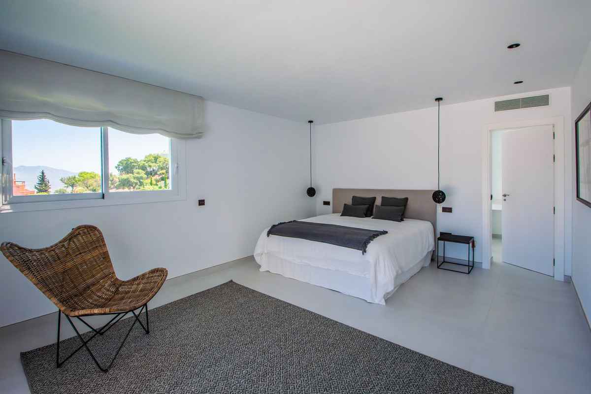 Villa for sale in La Mairena, Málaga, Spain