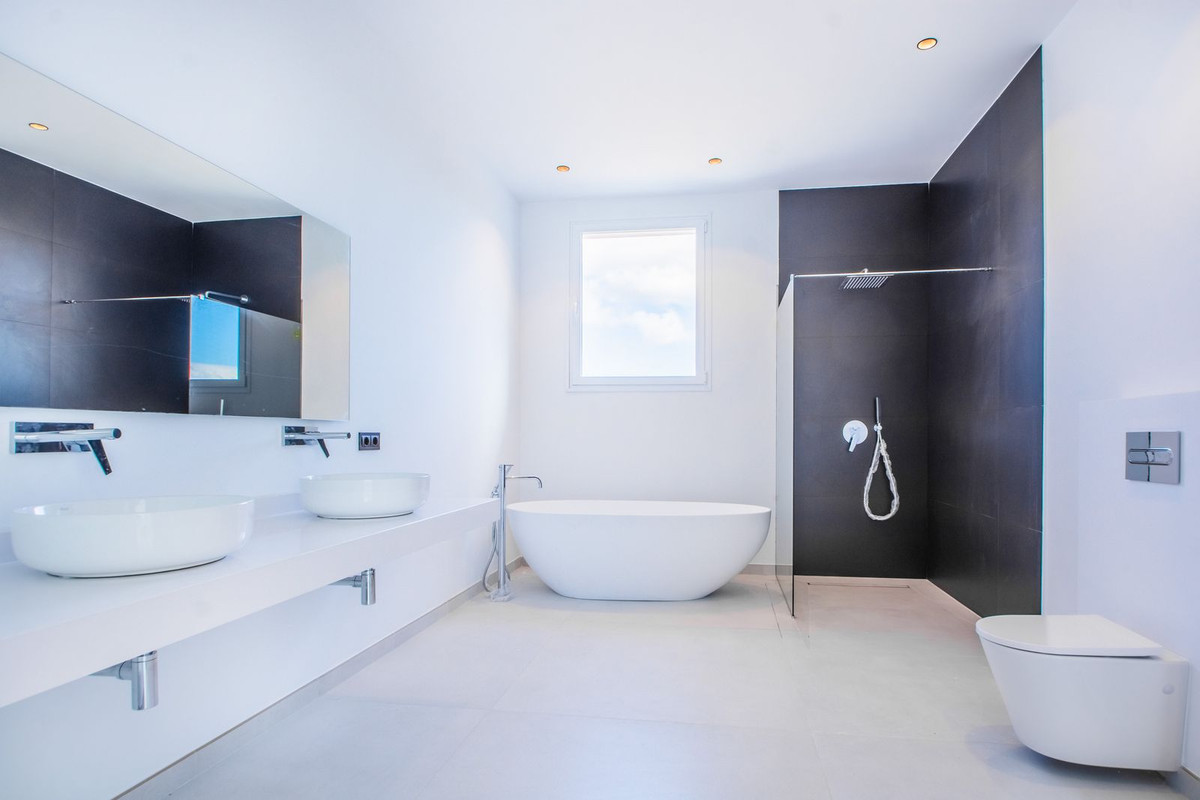 Villa for sale in La Mairena, Málaga, Spain
