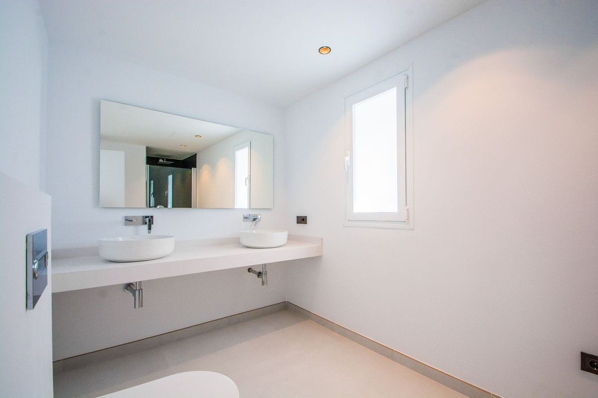 Villa for sale in La Mairena, Málaga, Spain
