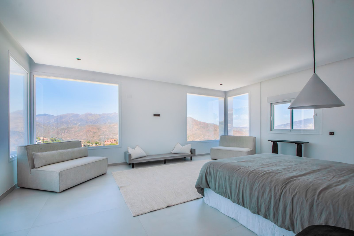 Villa for sale in La Mairena, Málaga, Spain