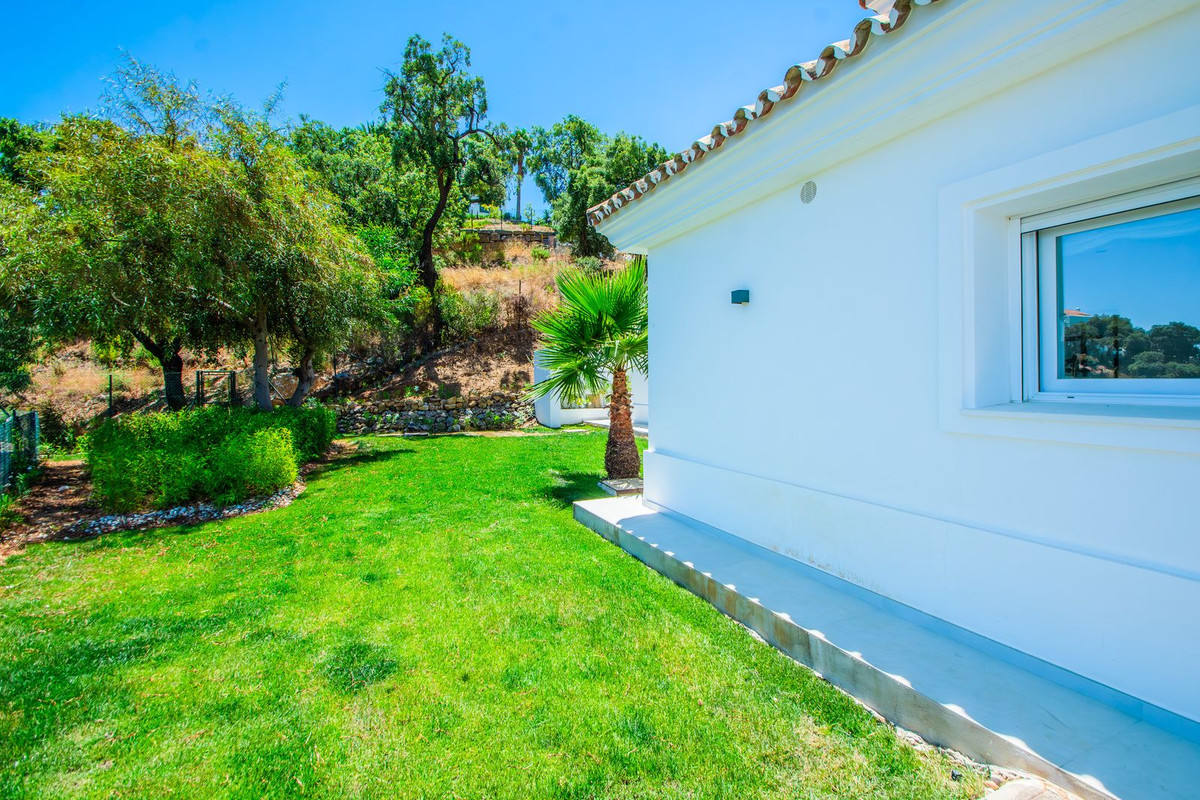 Villa for sale in La Mairena, Málaga, Spain