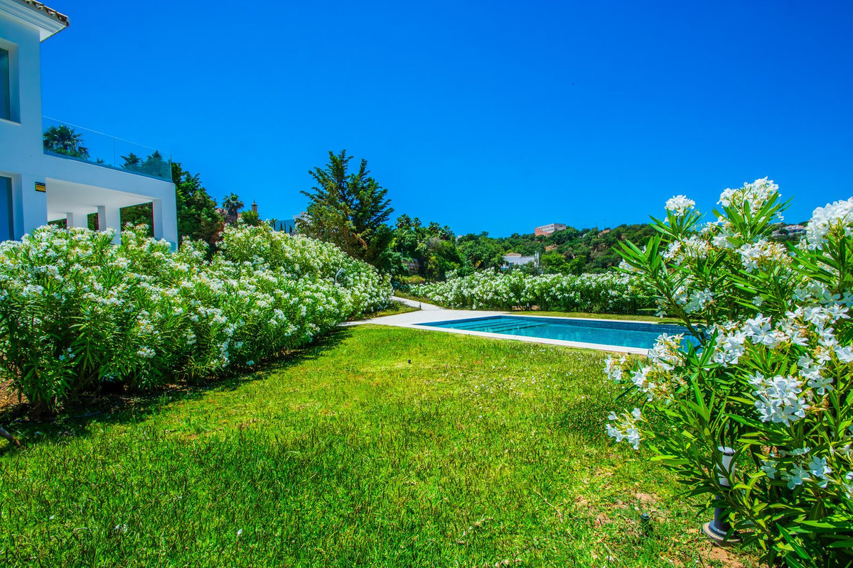 Villa for sale in La Mairena, Málaga, Spain