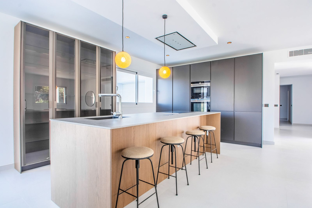 Villa for sale in La Mairena, Málaga, Spain