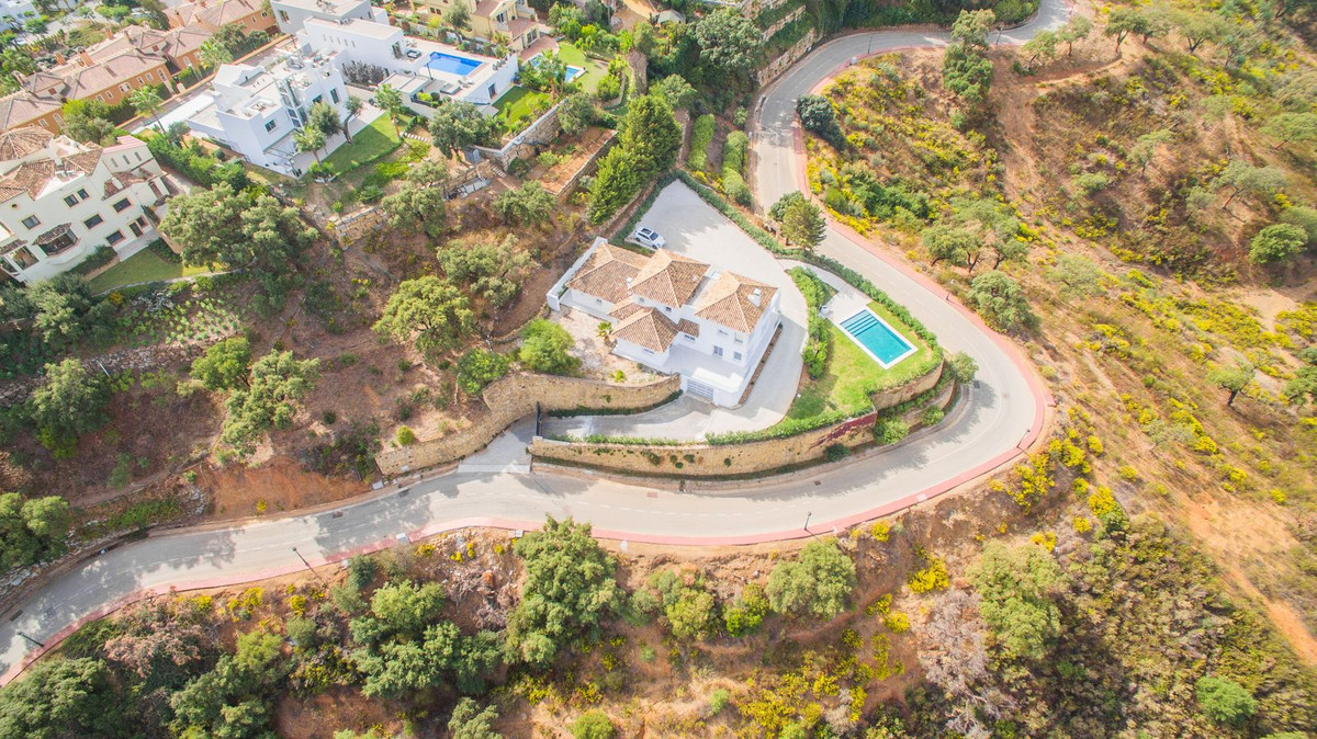 Villa for sale in La Mairena, Málaga, Spain
