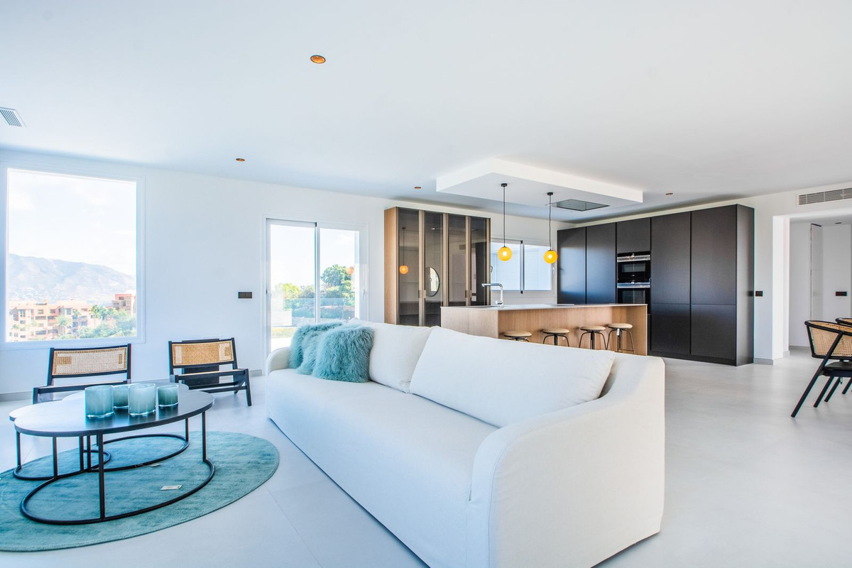 Villa for sale in La Mairena, Málaga, Spain
