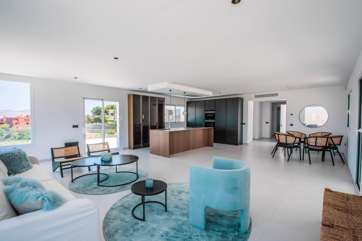 Villa for sale in La Mairena, Málaga, Spain