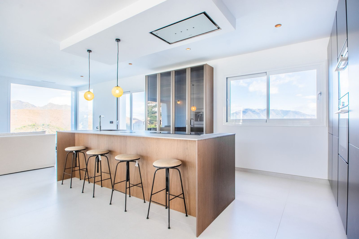 Villa for sale in La Mairena, Málaga, Spain