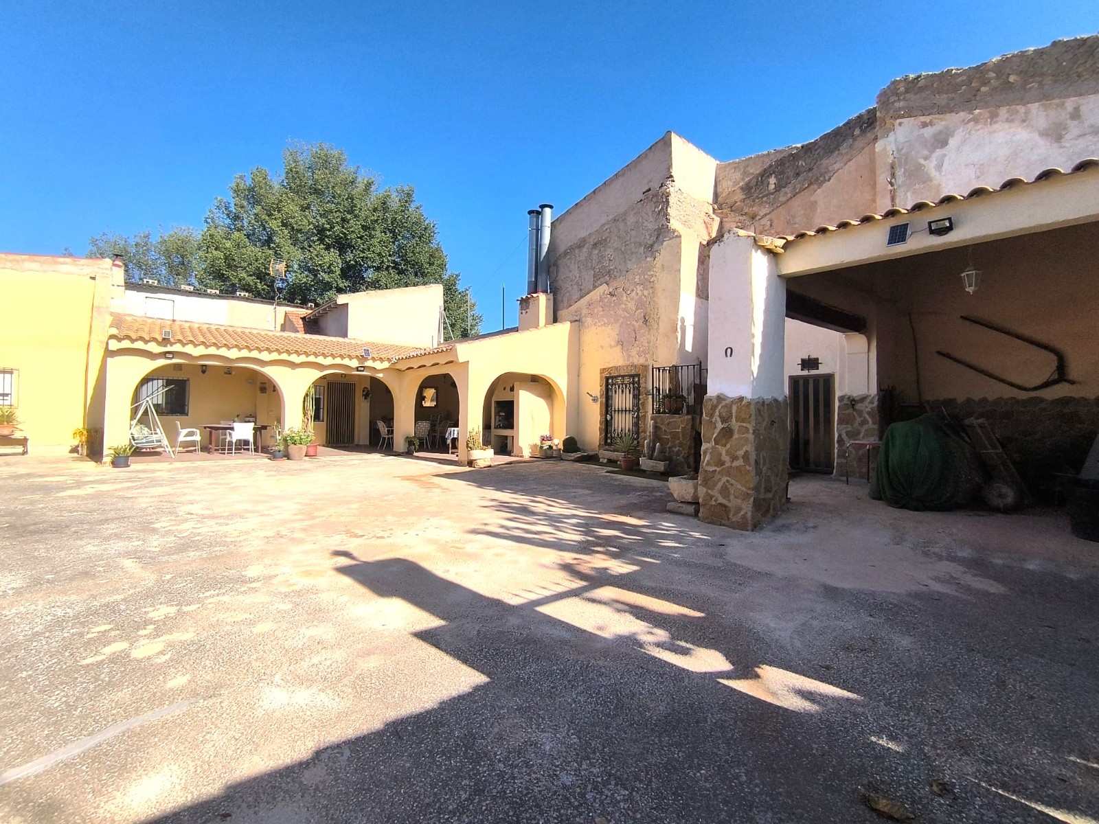 Commercial Property for sale in Monóvarmonóver, Alicante, Spain