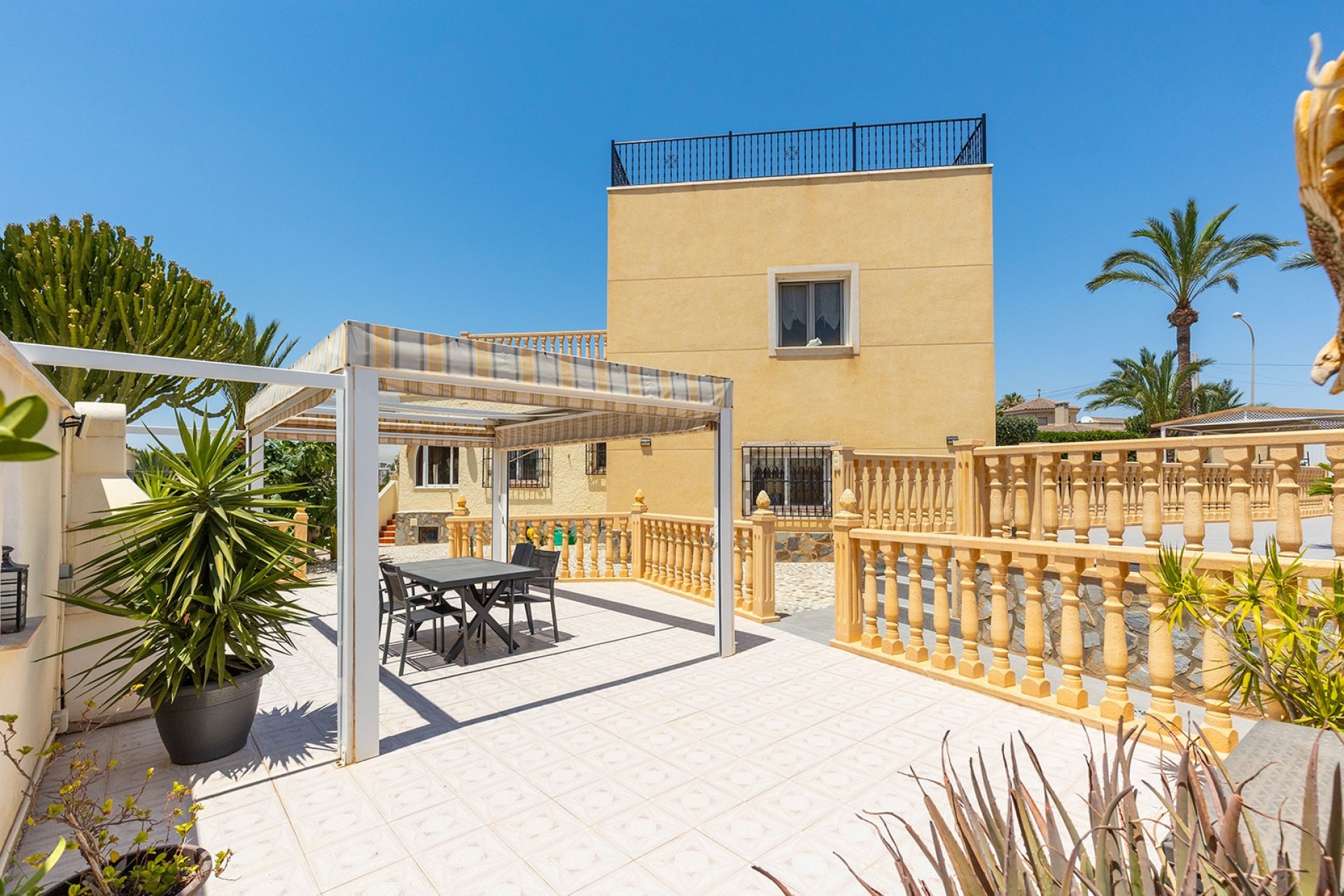 Villa for sale in Ciudad Quesada, Alicante, Spain