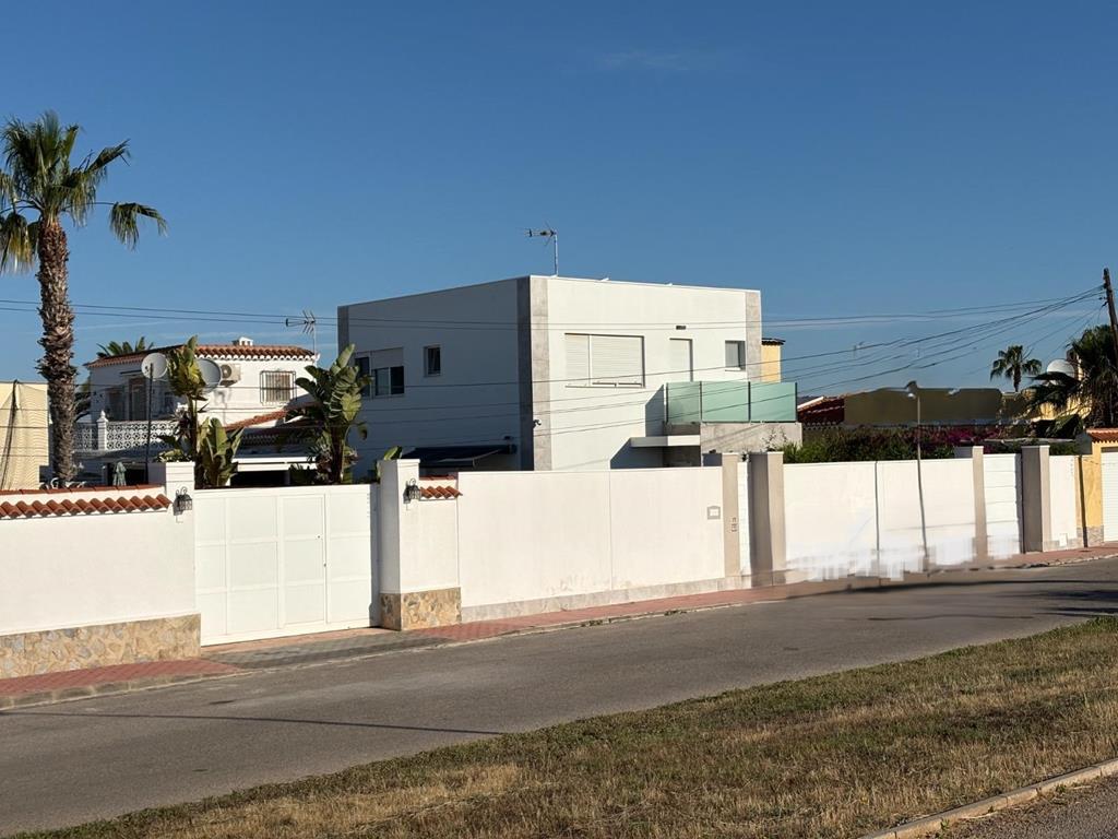 Villa for sale in Torrevieja, Alicante, Spain