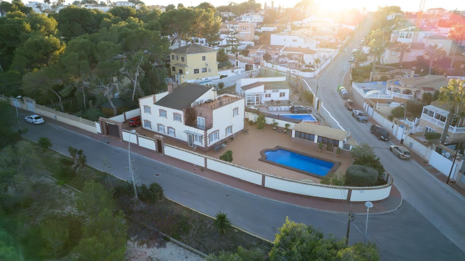 Villa for sale in Torrevieja, Alicante, Spain