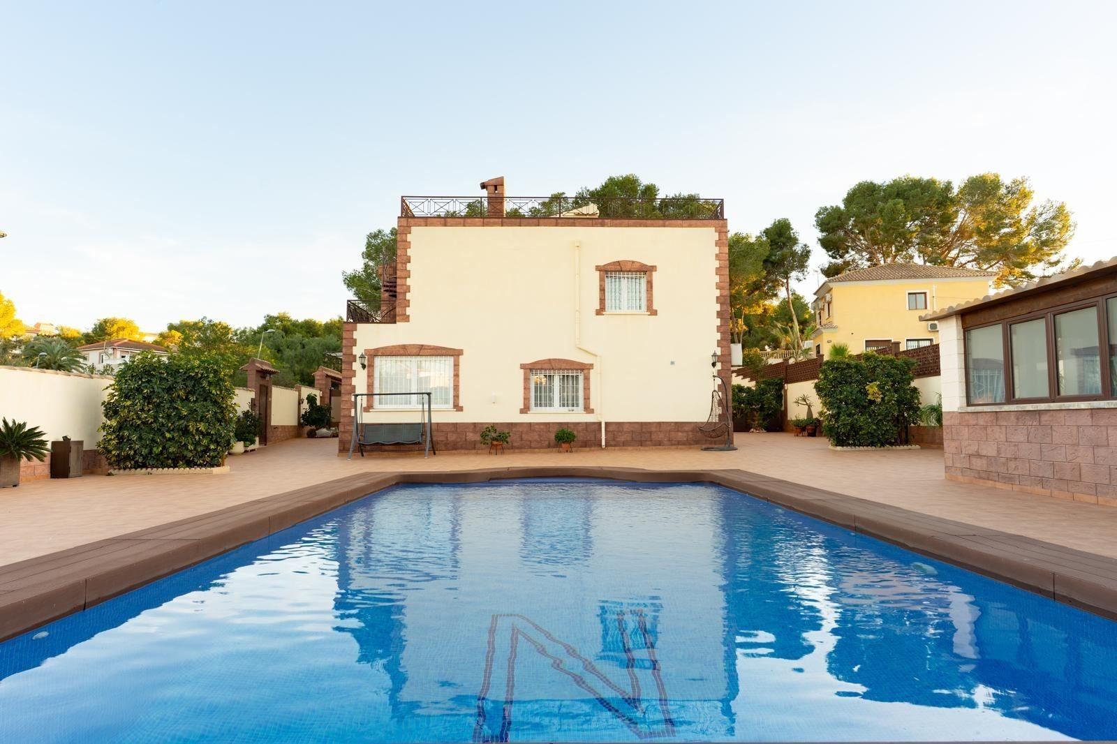 Villa for sale in Torrevieja, Alicante, Spain