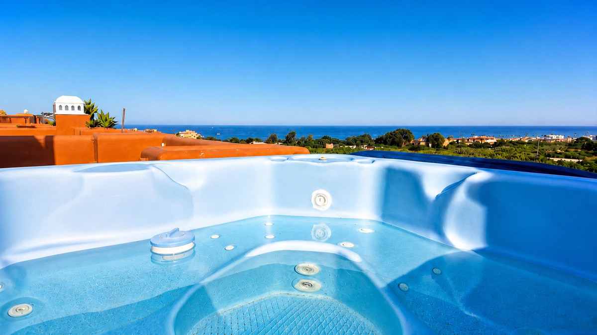Apartment for sale in La Duquesa, Málaga, Spain
