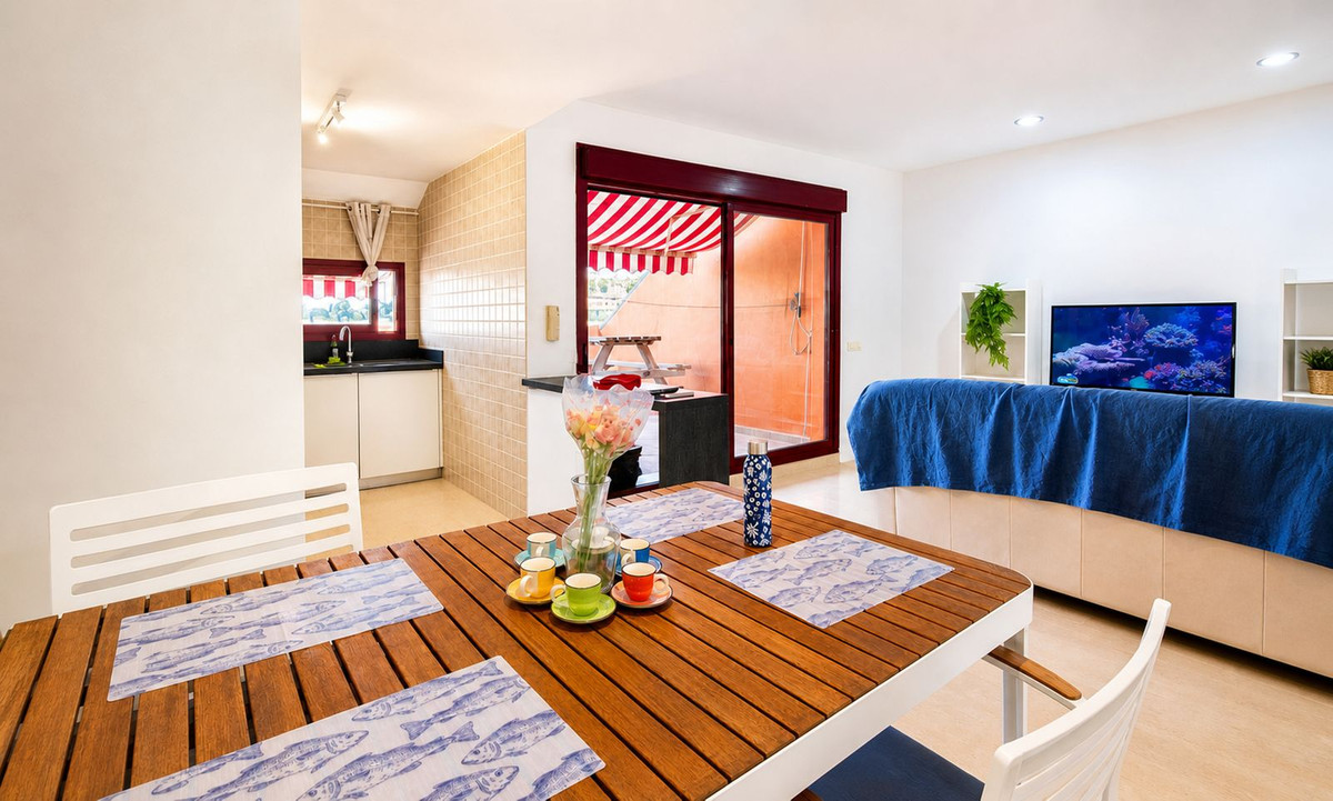 Apartment for sale in La Duquesa, Málaga, Spain