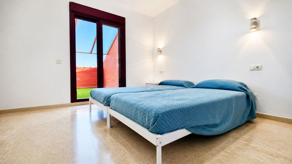 Apartment for sale in La Duquesa, Málaga, Spain