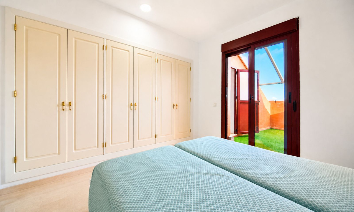 Apartment for sale in La Duquesa, Málaga, Spain