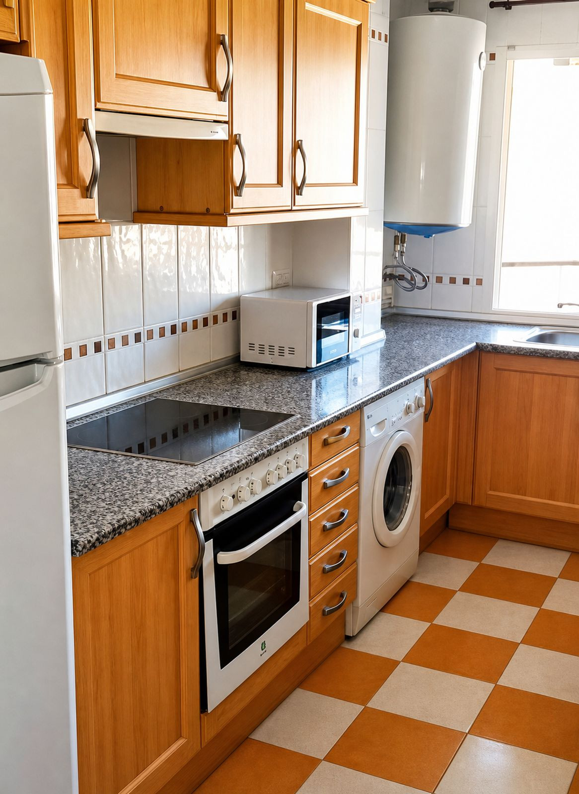 Apartment for sale in San Luis De Sabinillas, Málaga, Spain