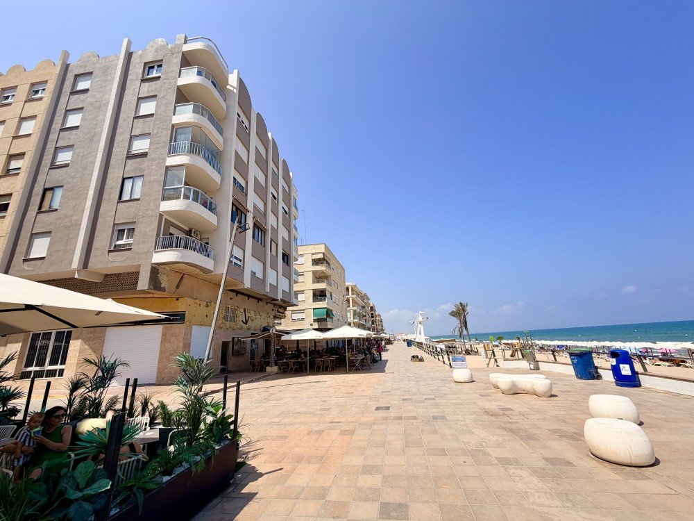 Apartment for sale in Guardamar Del Segura, Alicante, Spain