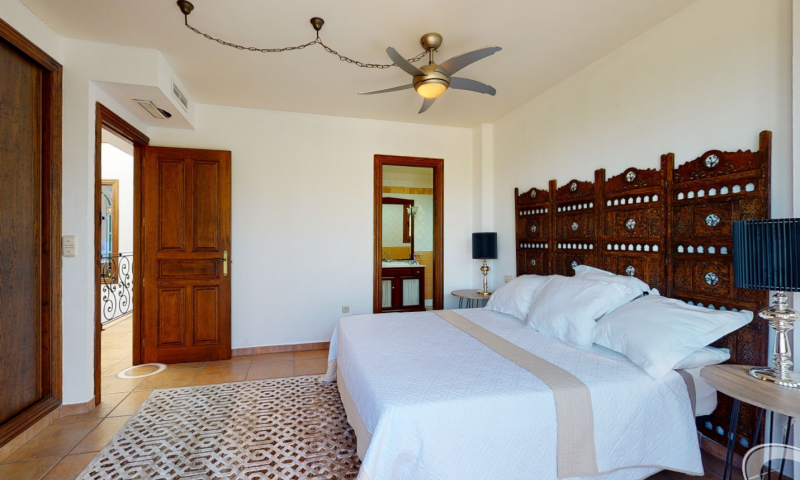 Villa for sale in Elche, Alicante, Spain