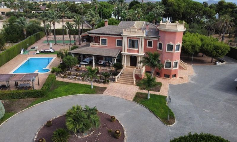 Villa for sale in Elche, Alicante, Spain