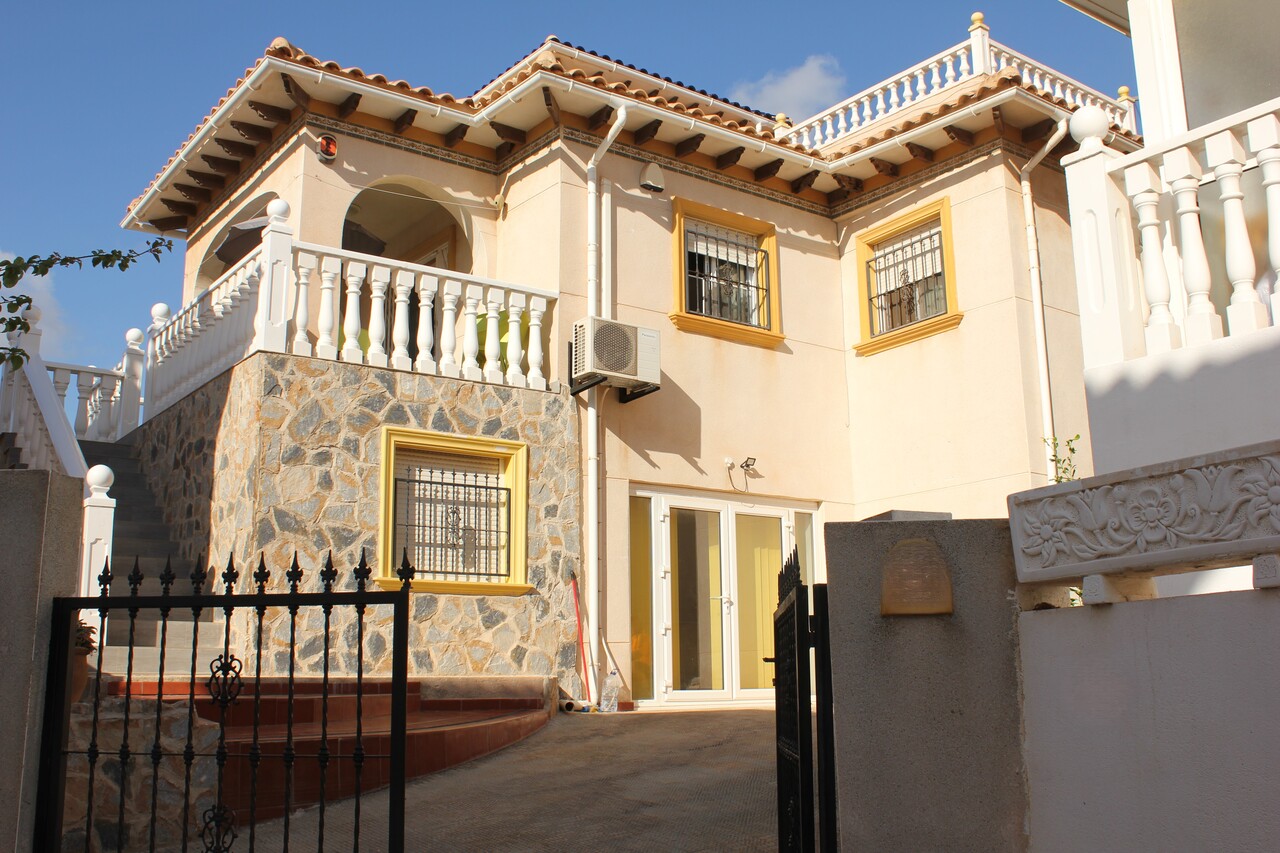 Villa for sale in La Zenia, Alicante, Spain