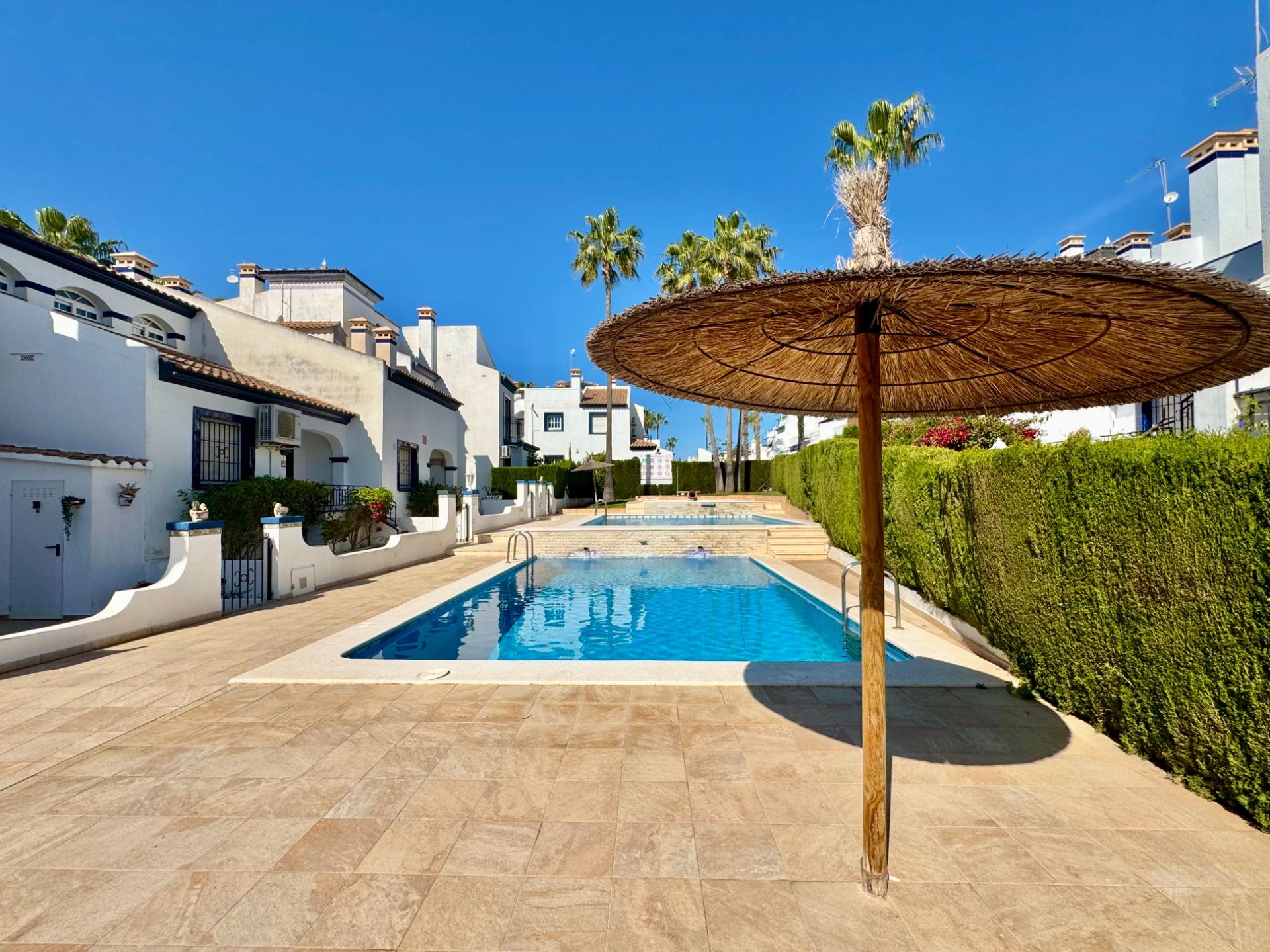 Bungalow for sale in Orihuela Costa, Alicante, Spain