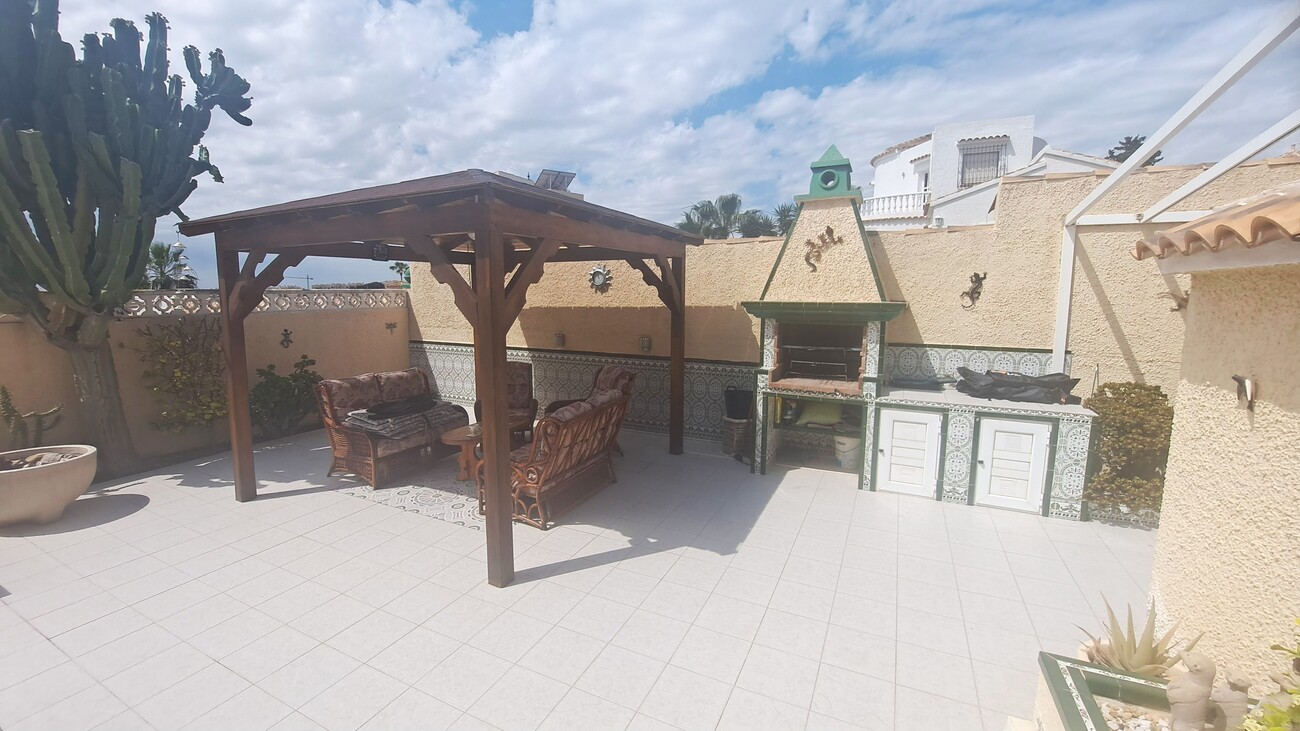 Villa en venta en Villamartin