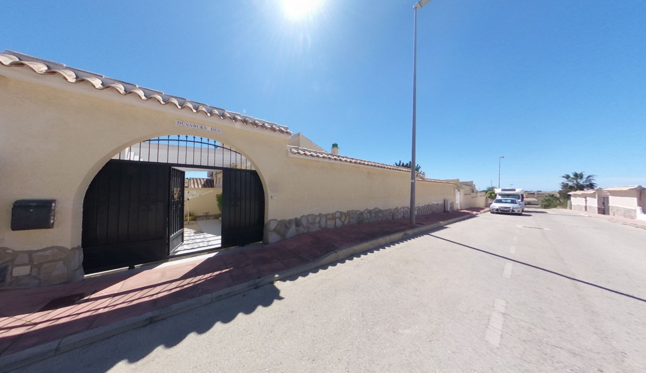 Villa en venta en Villamartin