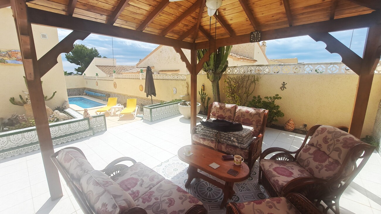 Villa en venta en Villamartin