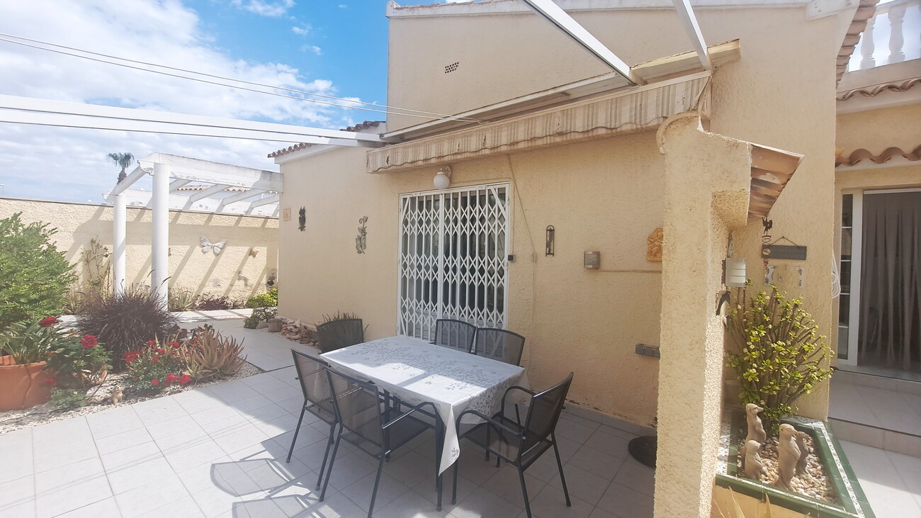 Villa en venta en Villamartin